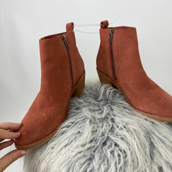 Frye Alton Chelsea Suede Boot Rosewood Size 8 NEW - Picture 5 of 9